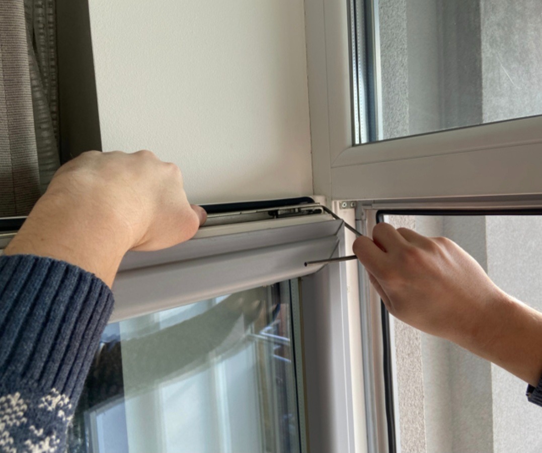 Regulacja okucia , wymiana klamek, zamków