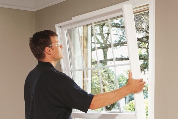 Montaż, konserwacja i naprawa okien i drzwi