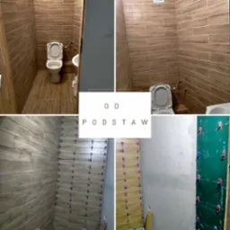 Kafelkowana łazienka z brązowymi płytkami imitującymi drewno, widok na toaletę, umywalkę i fragment ściany w trakcie układania płytek z użyciem klipsów poziomujących.