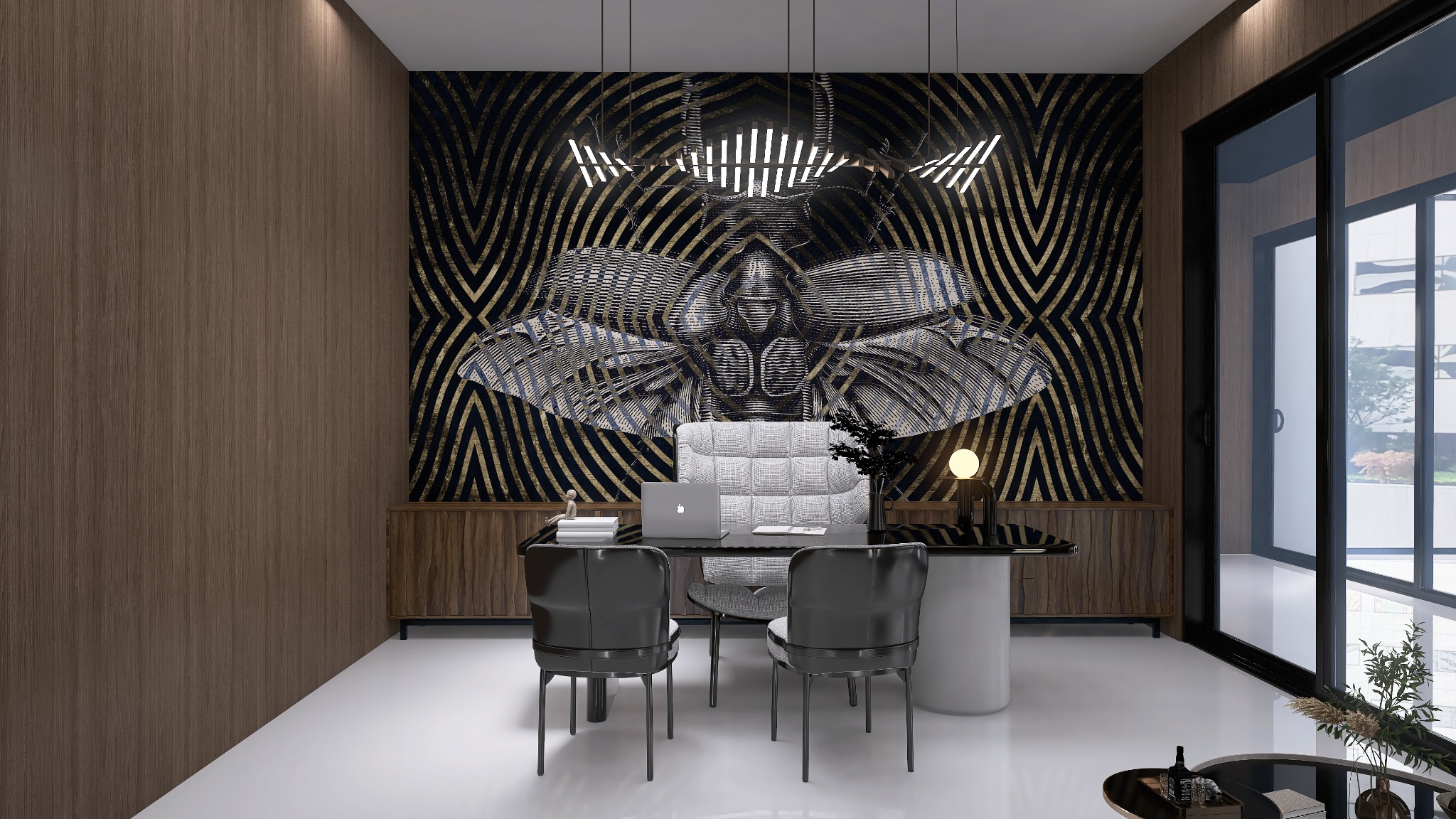 Nowoczesne biuro z tapetą w geometryczny wzór i motywem owada, designerskie krzesła, biurko z laptopem i minimalistycznym oświetleniem.
