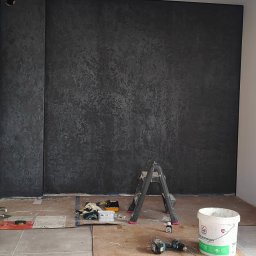 beton ozdobny polakierowany na kolor wulkaniczna czerń 