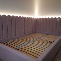 Dzień dobry zajmujemy się meblami od 30 lat. Wykonujemy meble tapicerowane ( fotele, kanapy,łóżka) pod indywidualne zamówienie. Zapraszamy do kontaktu.