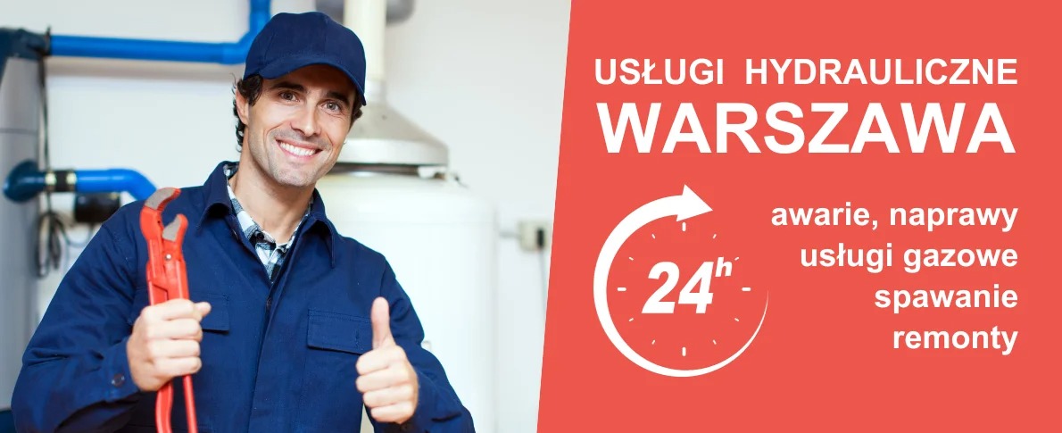 Uśmiechnięty hydraulik w niebieskim kombinezonie i czapce, trzyma czerwone klucze nastawne, z uniesionym kciukiem na tle pieca i czerwonego baneru z napisem 'Usługi hydrauliczne Warszawa'...