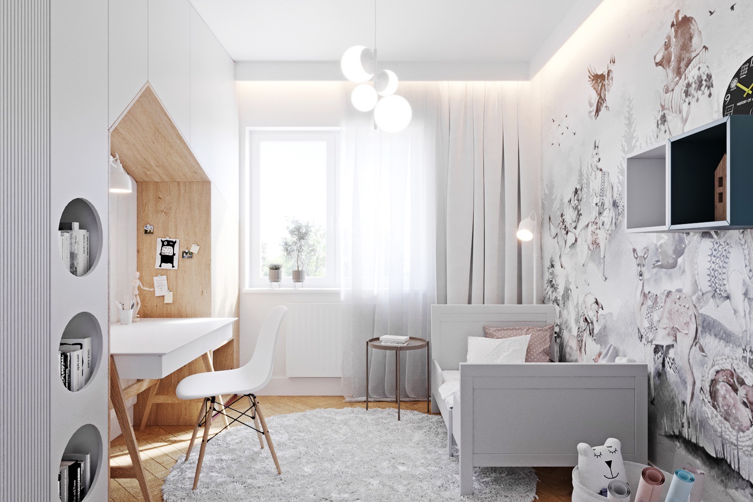 Jasny pokój dziecięcy z białym biurkiem z drewnianą wnęką, krzesłem Eames, łóżkiem i tapetą w zwierzęce wzory, oświetlony kulistą lampą sufitową i kinkietami.
