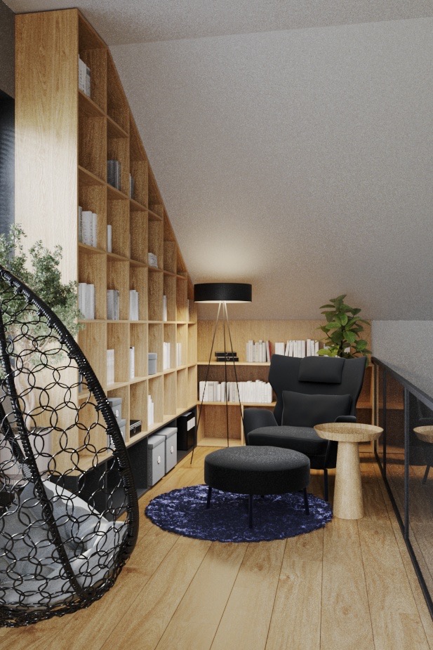 Jasne wnętrze poddasza z drewnianą podłogą, regałem na książki w zabudowie, czarnym fotelem z podnóżkiem, lampą na trójnogu i wiszącym fotelem kokonem.