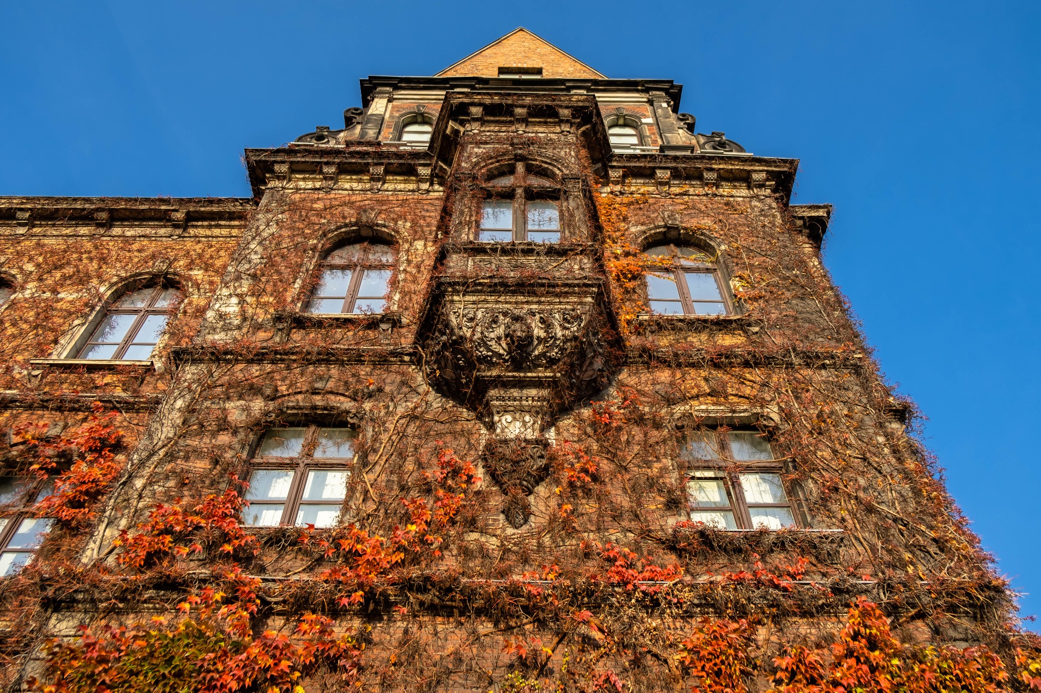 w tym folderze zebrałem zdjęcia architektury wykonane z drona i fotoaparatu