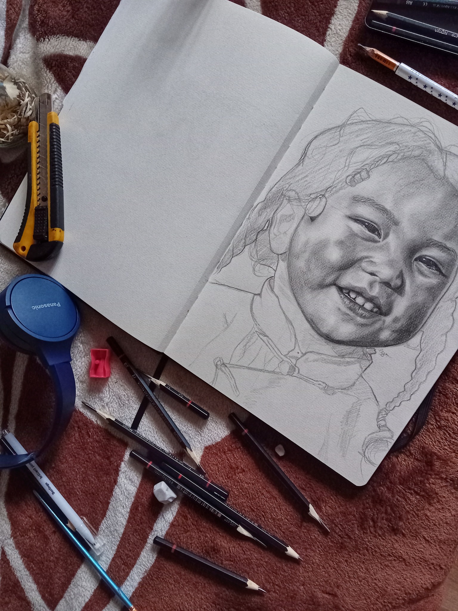 Portret dziewczynki Ołówki Praca w toku