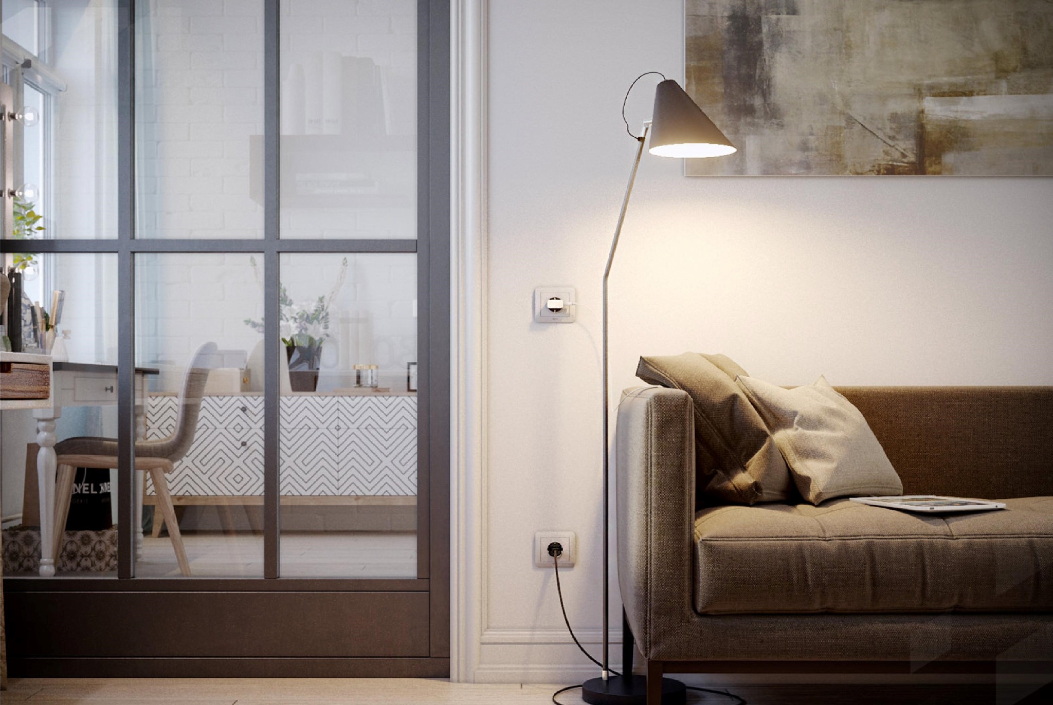 Nowoczesne wnętrze z drewnianą podłogą, szarą sofą, lampą podłogową i przeszklonymi drzwiami z widokiem na jadalnię z białymi meblami i krzesłami.