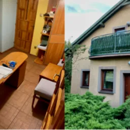 Połączenie wnętrza biura z drewnianym biurkiem, krzesłem i dokumentami oraz zewnętrznego widoku budynku z balkonem i zielenią.