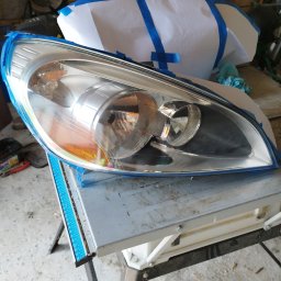 Lampa samochodowa po lakierowaniu 
