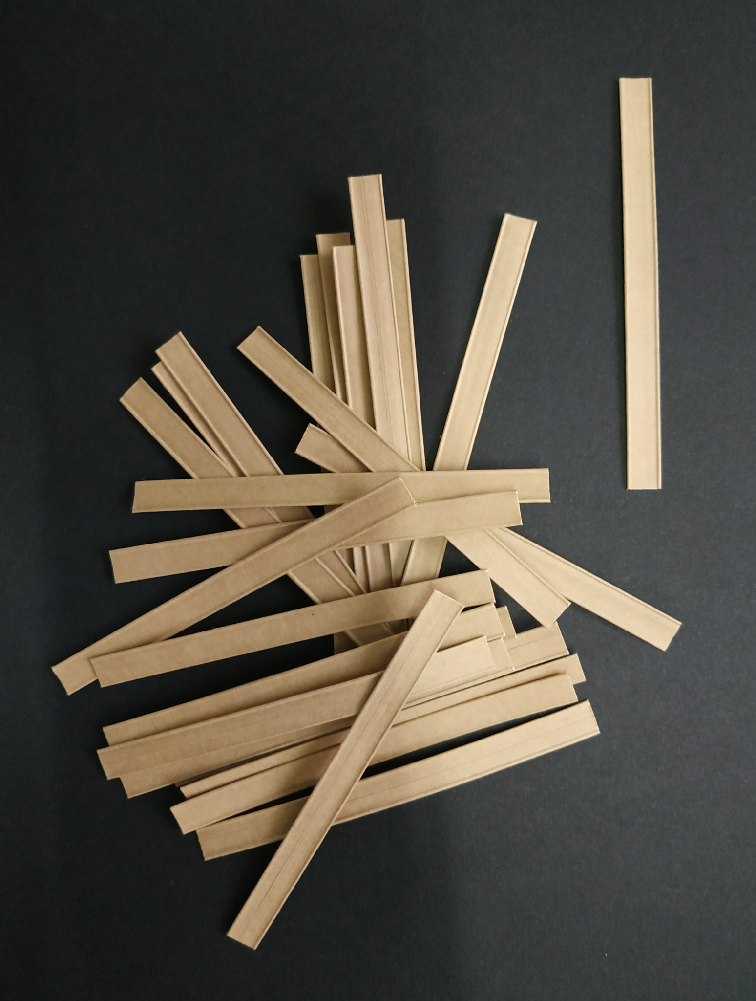 Klipsy z taśmy CLIPBAND z papieru ekologicznego KRAFT wzmocnione 2 drucikami