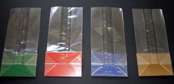 Torebki i woreczki celofanowe z folii z płaskim dnem wyłożonym kolorowymi kartonikami