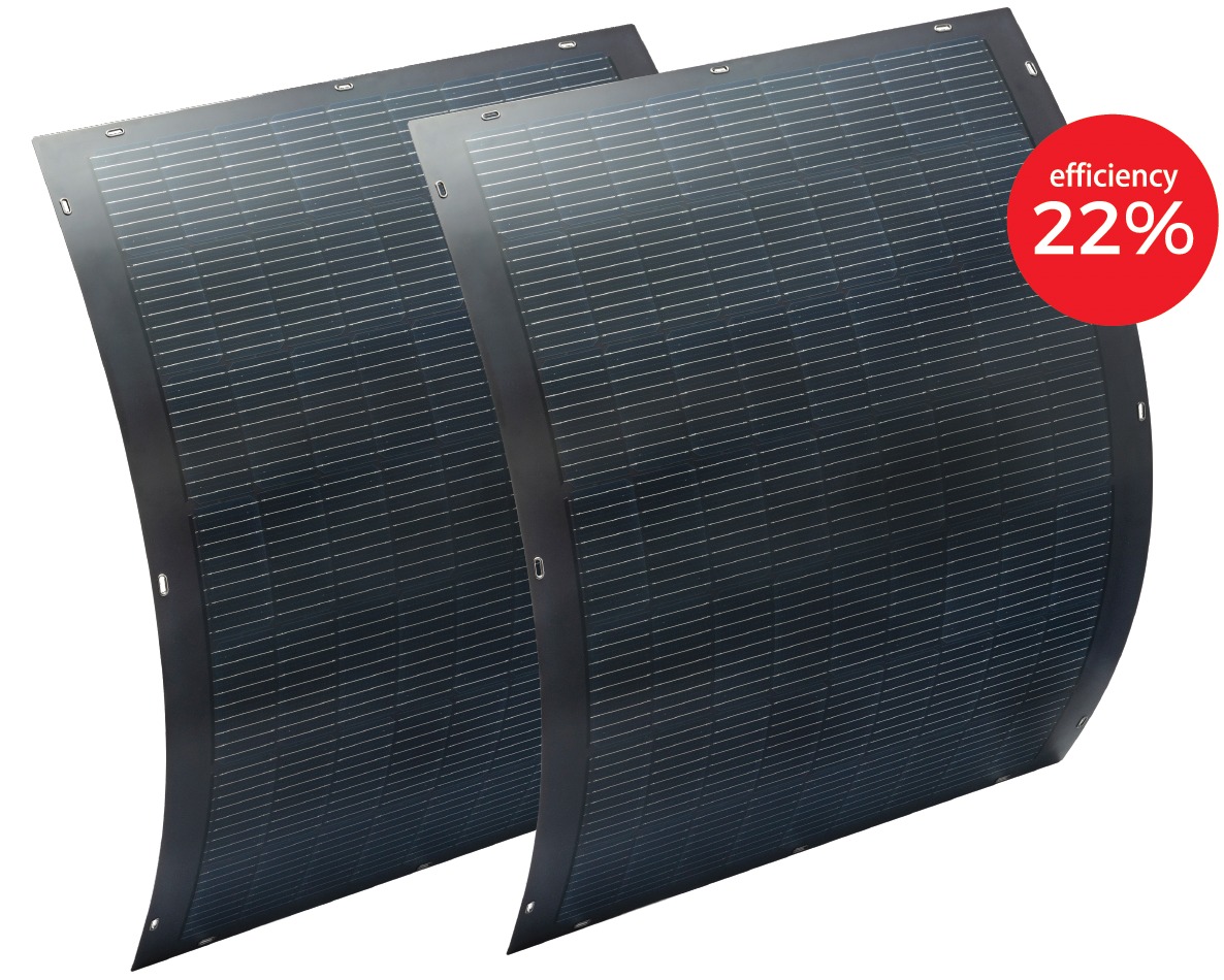 Dwa elastyczne panele fotowoltaiczne z czarną ramą, lekko zakrzywione, z oznaczeniem efektywności 22% w czerwonym okręgu.