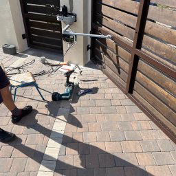 GOVER - Montaż napędów do bram