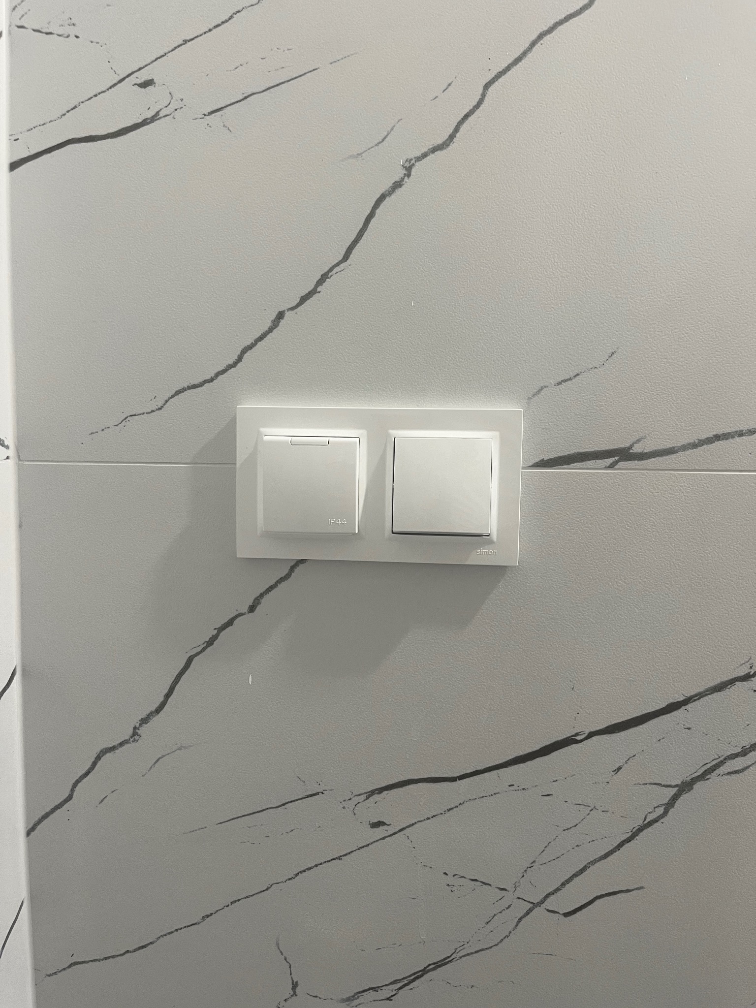 Montaż osprzętu elektrycznego