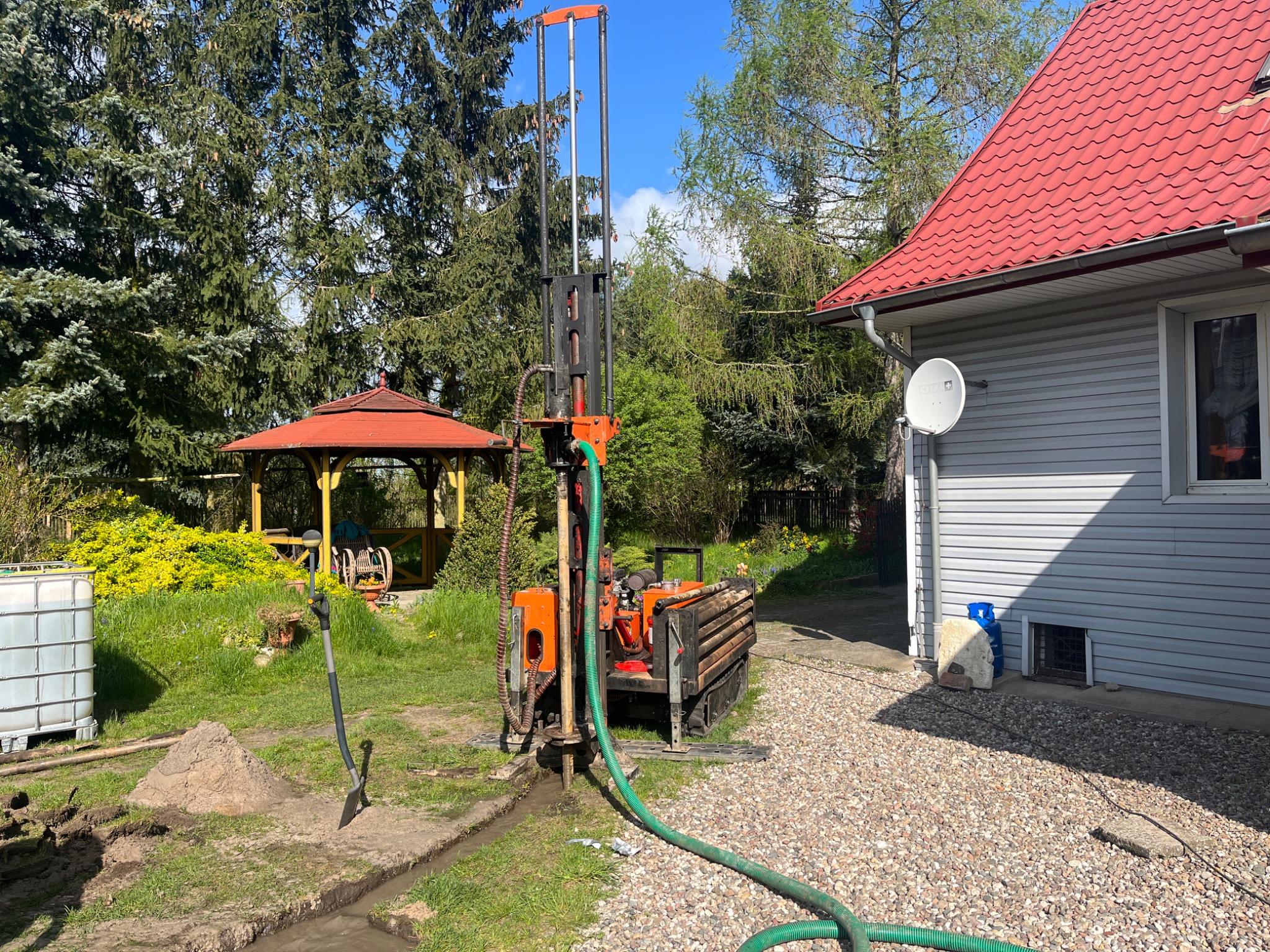 Wiercenie studni metoda płuczkowa.