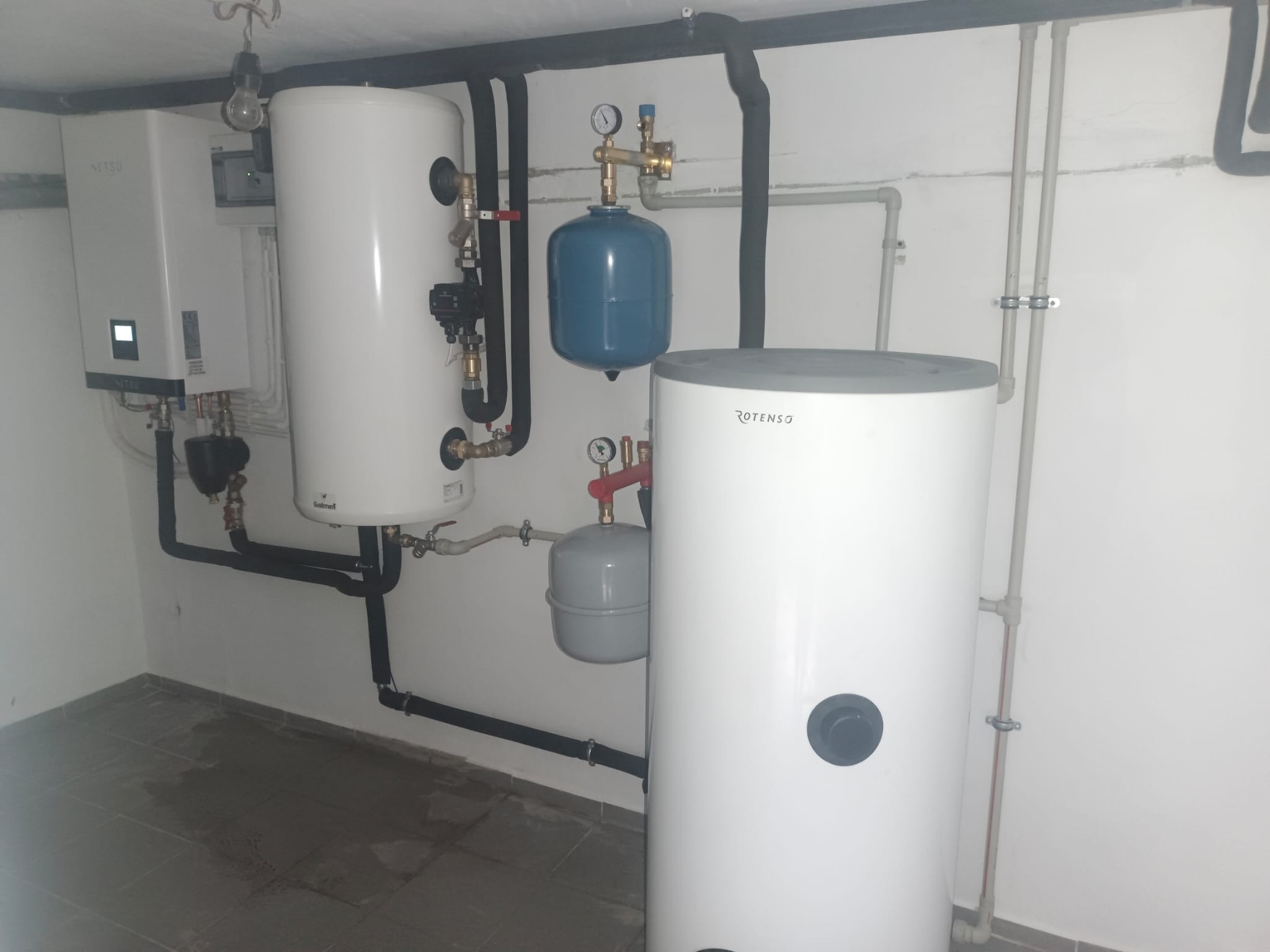 Kotłownia pompy ciepła typu Split Powietrze-Woda NETSU 12 KW