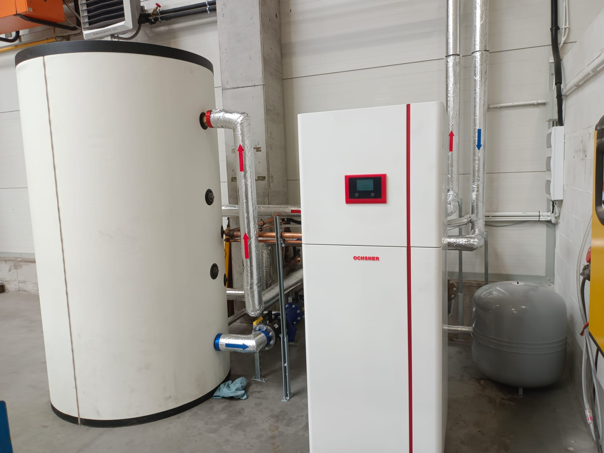 Kotłownia pompy ciepła typu Split Powietrze-Woda 80 KW z Buforem 2000l OCHSNER