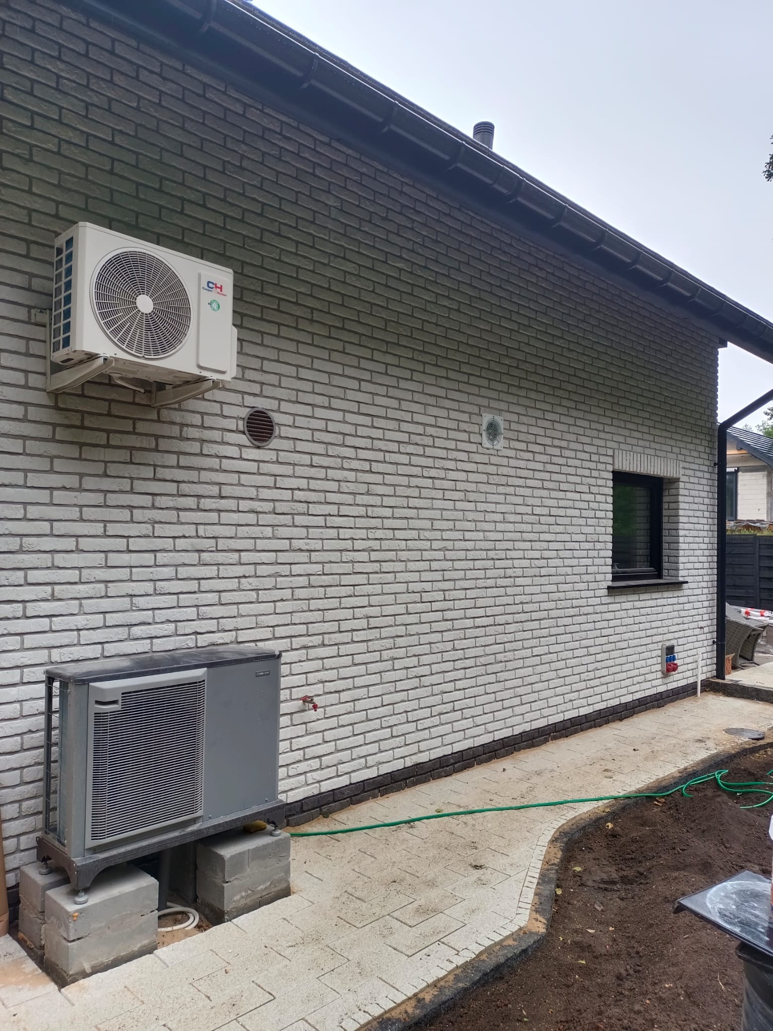 Pompa ciepła typu Monoblok Powietrze-Woda NIBE 8 KW + Klimatyzator COOPER & HUNTER