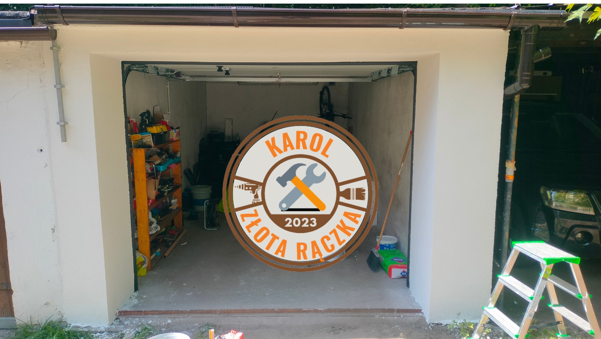 Wykończenie ścian garażowych , klejenie styropianu, malowanie listwy.