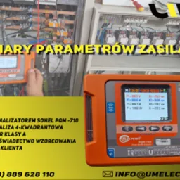 Pomiar parametrów zasilania rozdzielnicy elektrycznej za pomocą analizatora Sonel PQM-710, widoczne wyniki pomiarów na ekranie urządzenia.