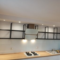 Meble loft może być zrobione.