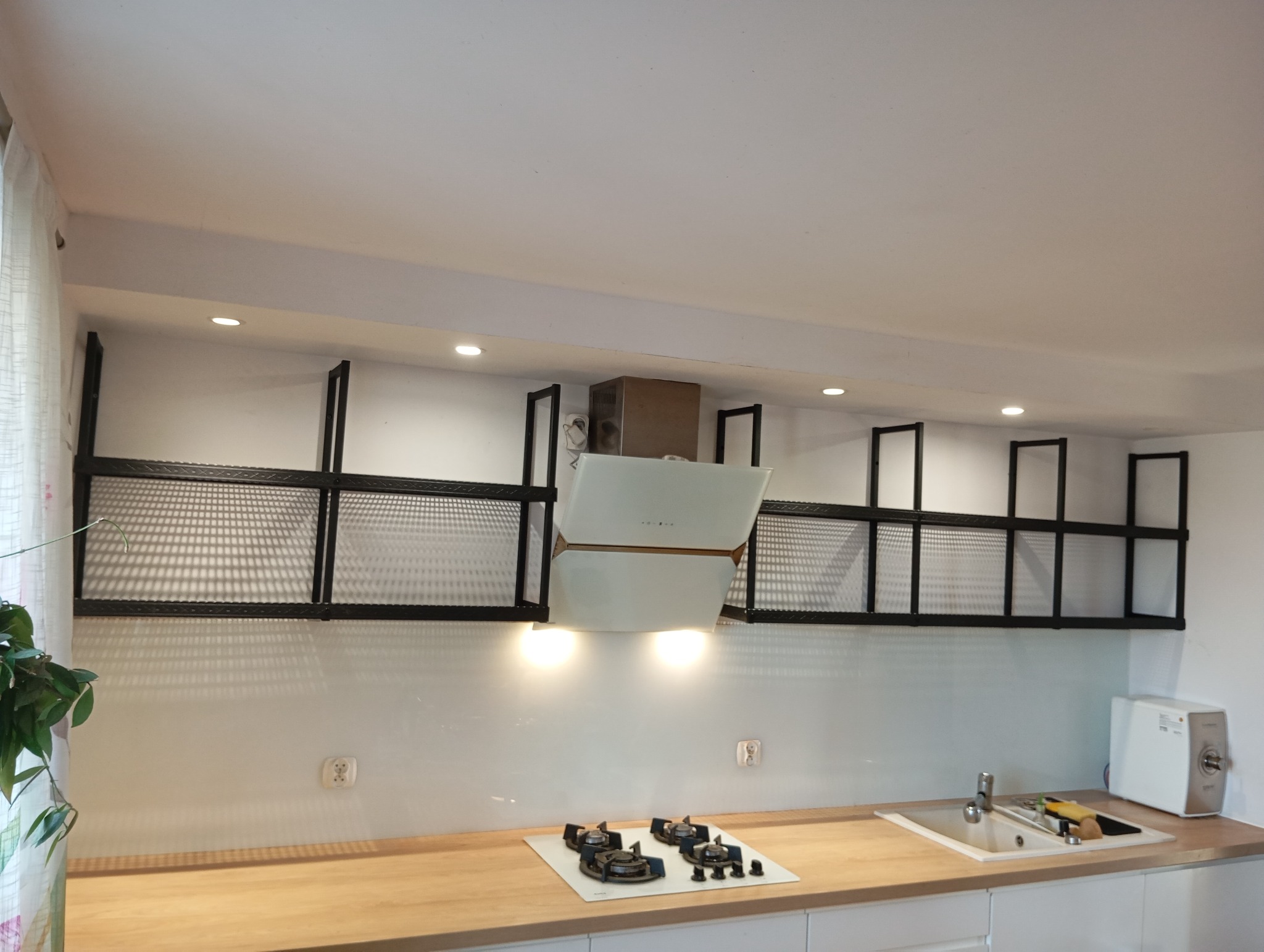 Meble loft może być zrobione.