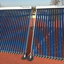 Instalacja solarna na dachu