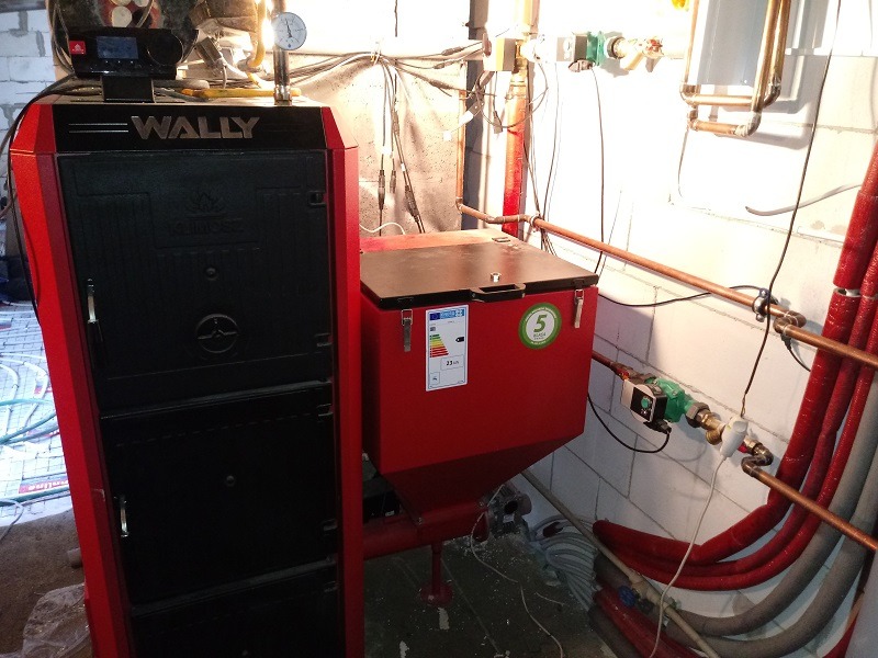 Kocioł węglowy żeliwny z zasobnikiem KLIMOSZ