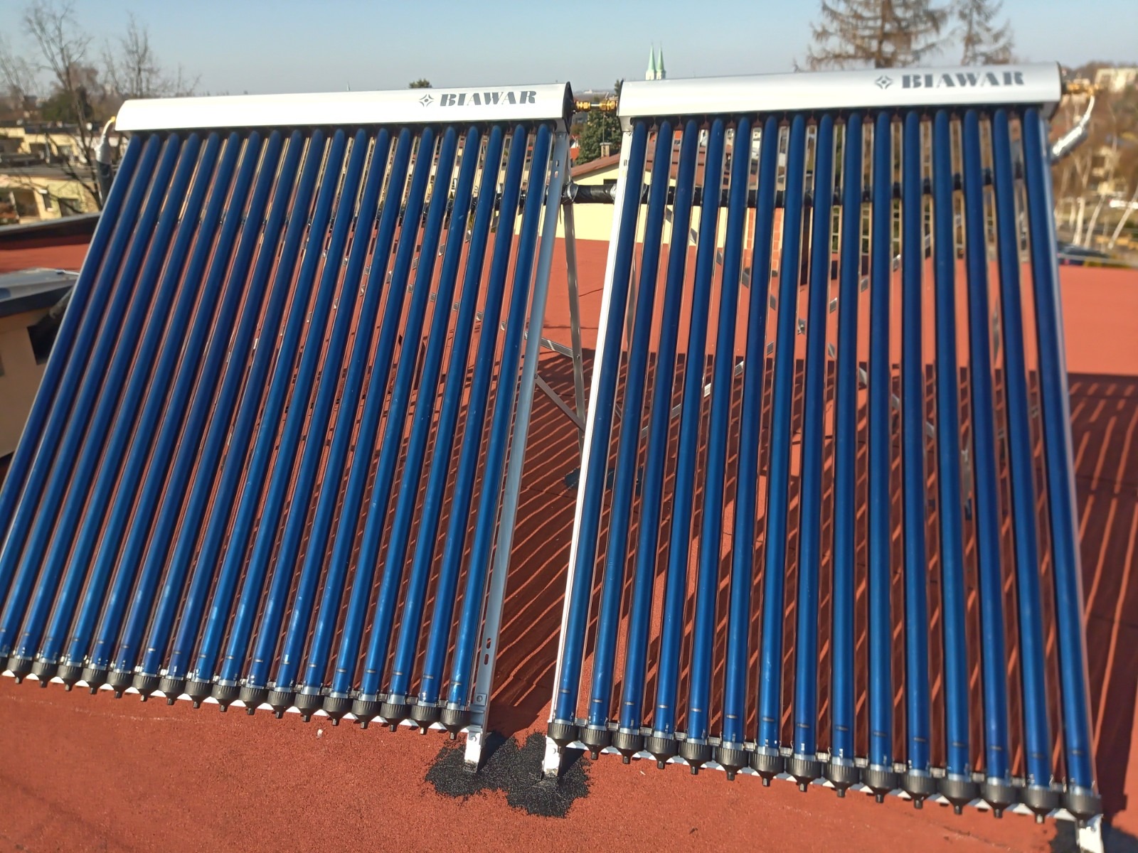 Instalacja solarna na dachu