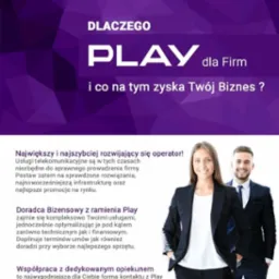 Baner reklamowy Play dla Firm z uśmiechniętymi konsultantami w garniturach na tle tekstu o usługach telekomunikacyjnych.