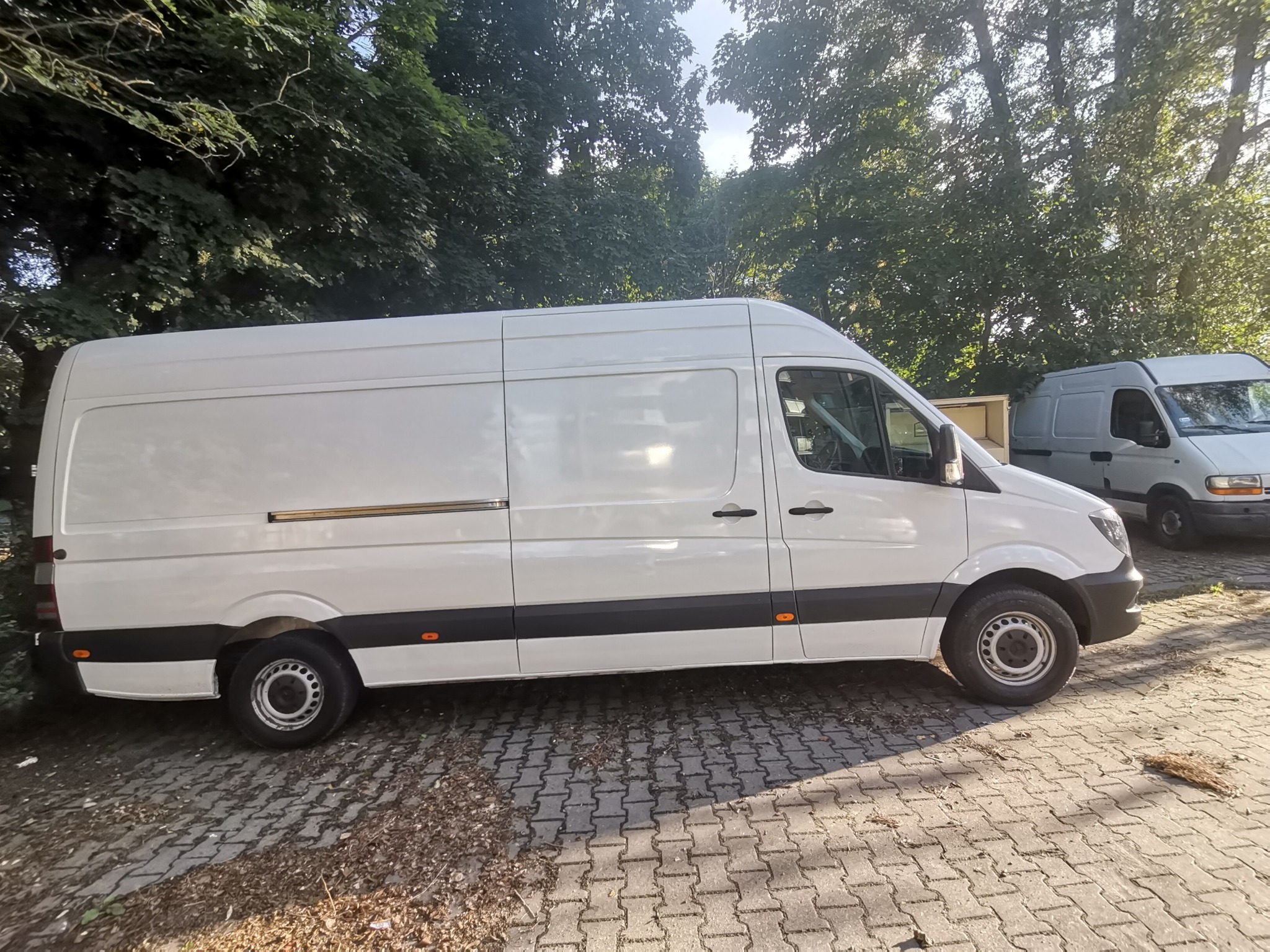 Transport krajowy i zagraniczny Mercedes sprinter paka 4.40 dł.