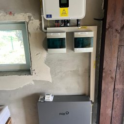 PV-MET SPÓŁKA Z OGRANICZONĄ ODPOWIEDZIALNOŚCIĄ - Montaż falownika i magazynu energii EP11