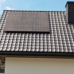 PV-MET SPÓŁKA Z OGRANICZONĄ ODPOWIEDZIALNOŚCIĄ - Montaż paneli fotowoltaicznych na dachu