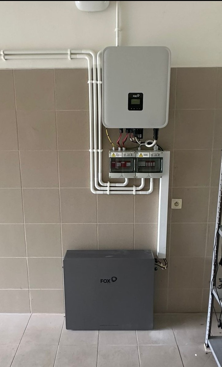 Montaż falownika FoxEss i magazynu energii FoxEss EP11