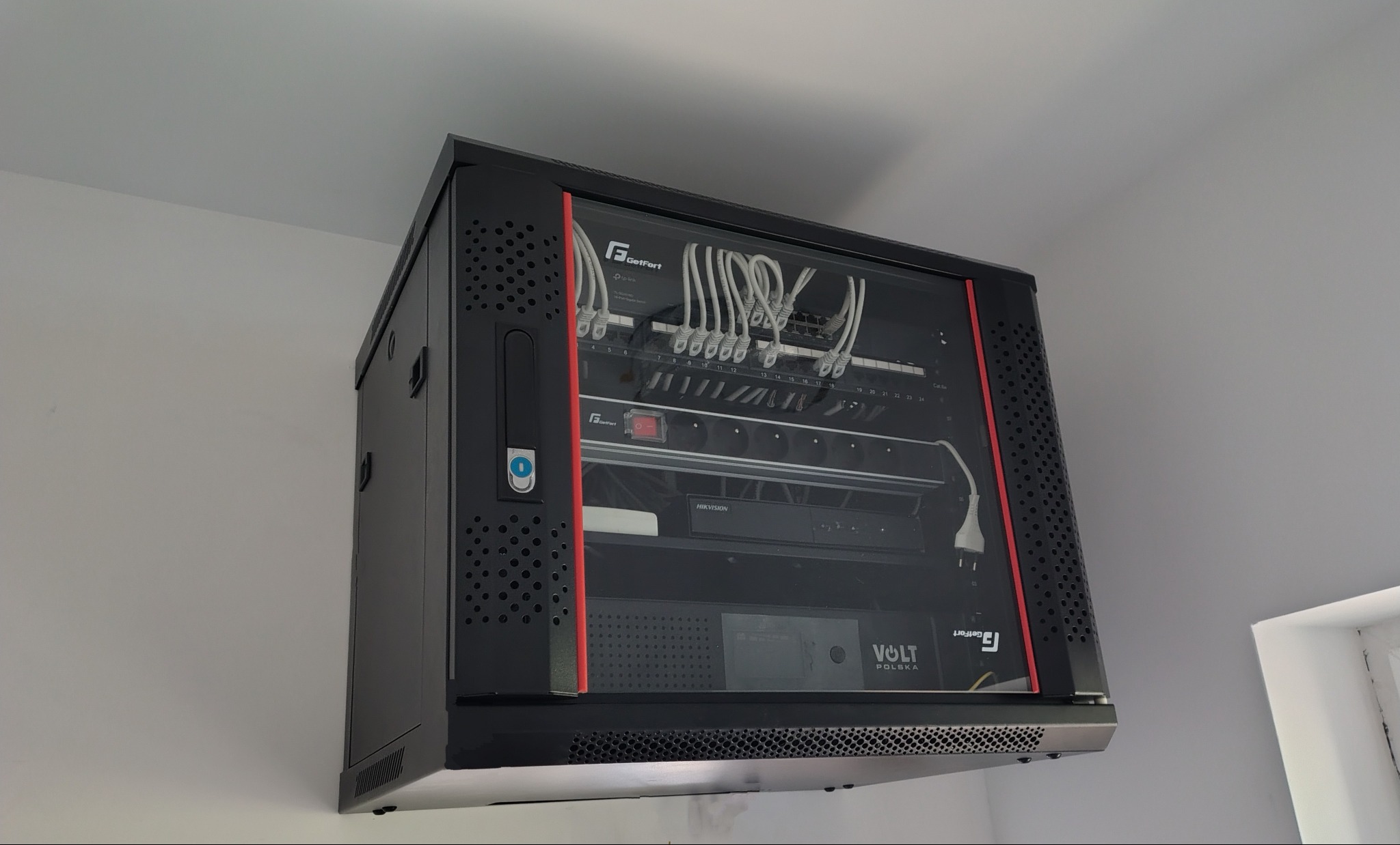 monitoring, szafy rack, wideodomofony