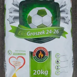 Worek 20 kg ekogroszku 24-26 marki Zenmar z grafiką piłki nożnej, informacją o numerze telefonu działu sprzedaży i napisem 'Łączy nas ciepło'.