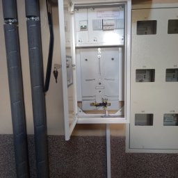 Fachura - Montaż skrzynki licznikowej 3fazowej.