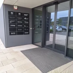 Główne wejście do budynku