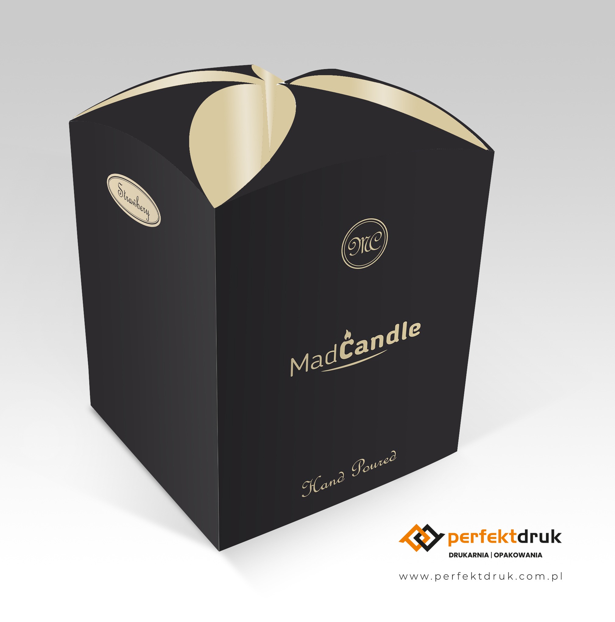 Czarny, kwadratowy kartonik z kremowymi akcentami i napisem 'MadCandle Hand Poured' oraz logo drukarni w prawym dolnym rogu, na szarym tle.
