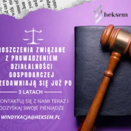 Reklama firmy windykacyjnej: drewniany młotek sędziowski leżący na czarnym notatniku, obok logo firmy 'heksem', fioletowe tło z hasłem 'Roszczenia związane z prowadzeniem działalności gospodarczej...