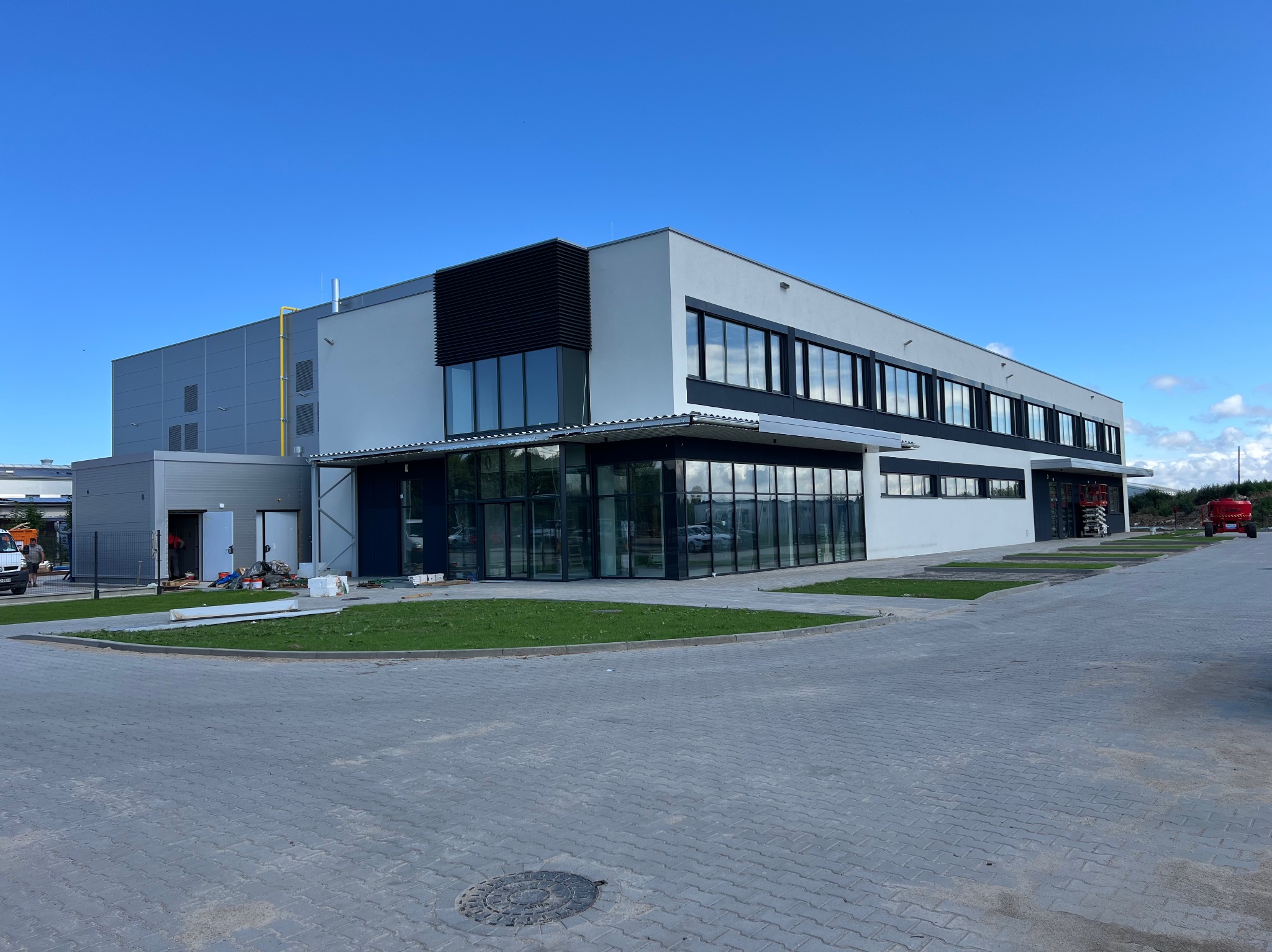 Budowa hali magazynowej z budynkiem socjalno-biurowym ok 21 mln zł netto