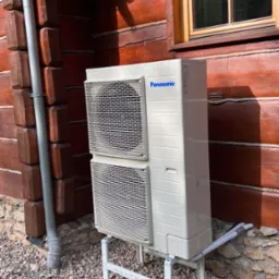 Jednostka zewnętrzna - Drewniany dom