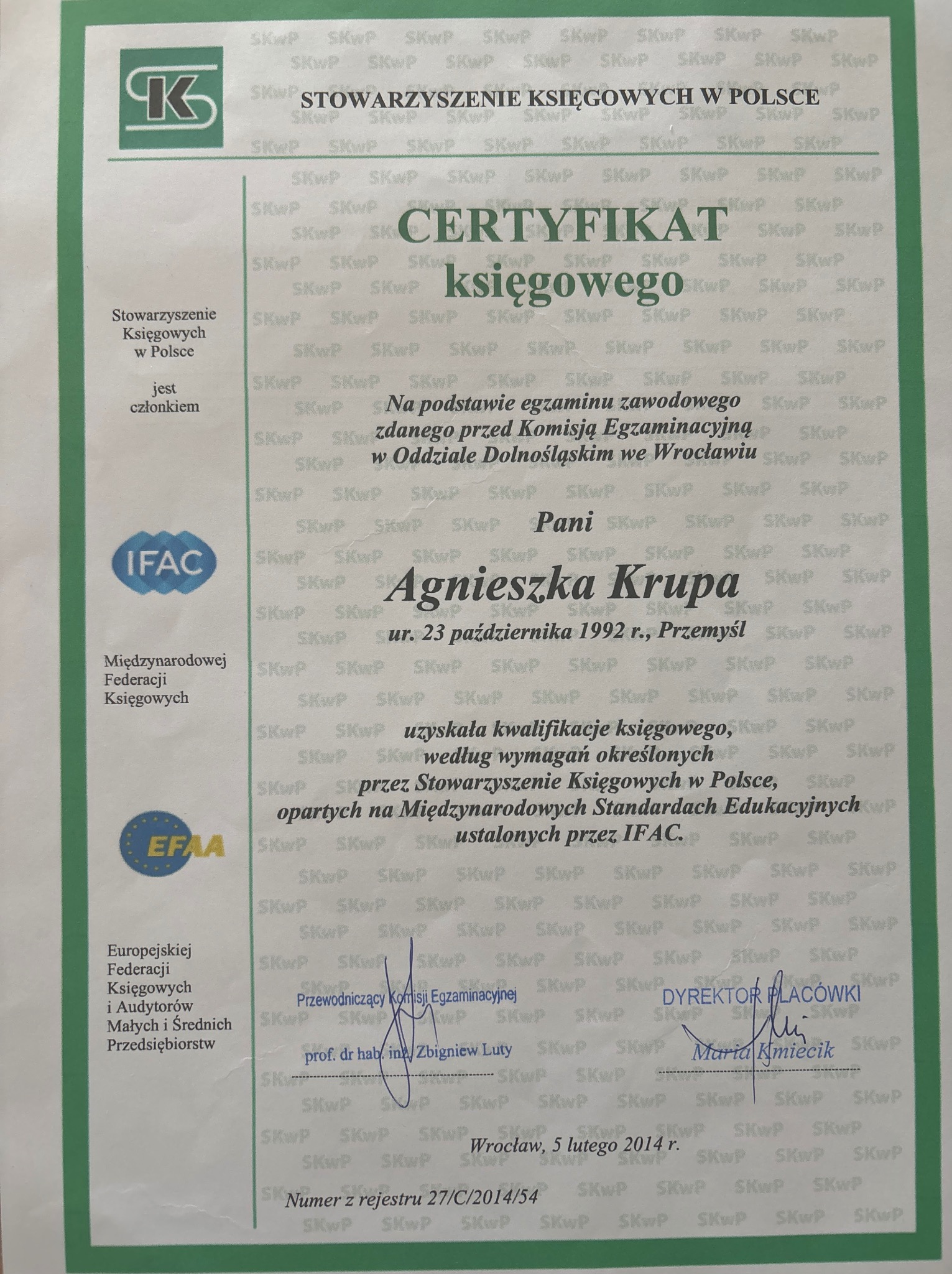 Skan certyfikatu księgowego Stowarzyszenia Księgowych w Polsce dla Agnieszki Krupy, wydany we Wrocławiu 5 lutego 2014 roku, potwierdzający kwalifikacje zawodowe.