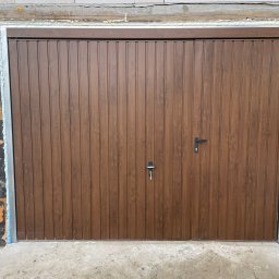 Brama uchylna Wisniowski Komfort 2960x2280, ocieplona, ręczna, kolor AW Orzech + drzwi przejściowe i dodatkowa belka nadproża 
