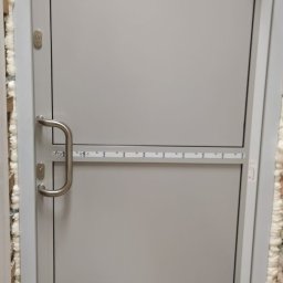 Drzwi zewnętrzne aluminiowe PONZIO PE78N, kolor RAL 9006