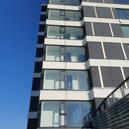 High level - Mycie alpinistyczne okien