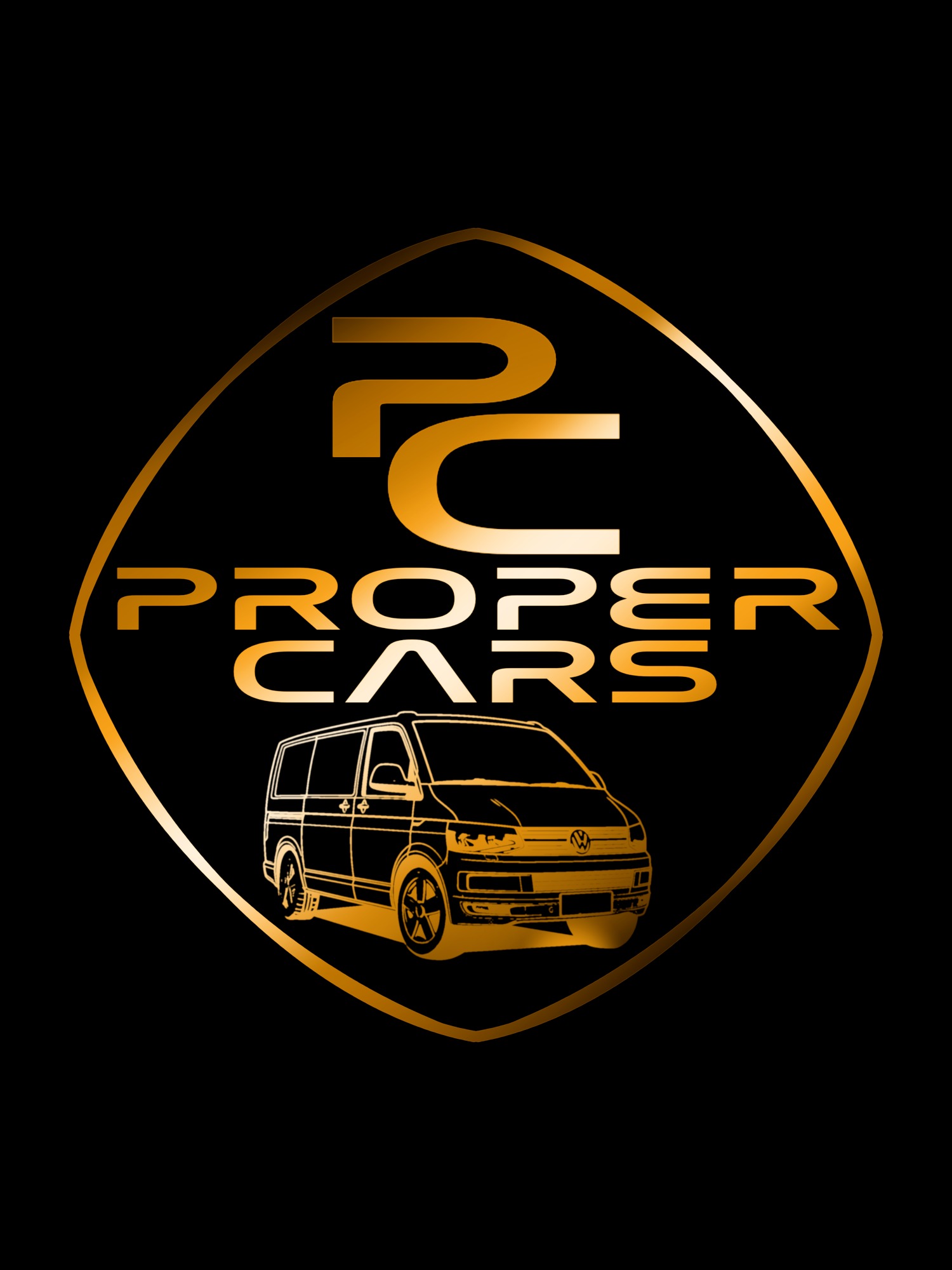 Złote logo firmy 'Proper Cars' z sylwetką busa na czarnym tle w kształcie rombu.