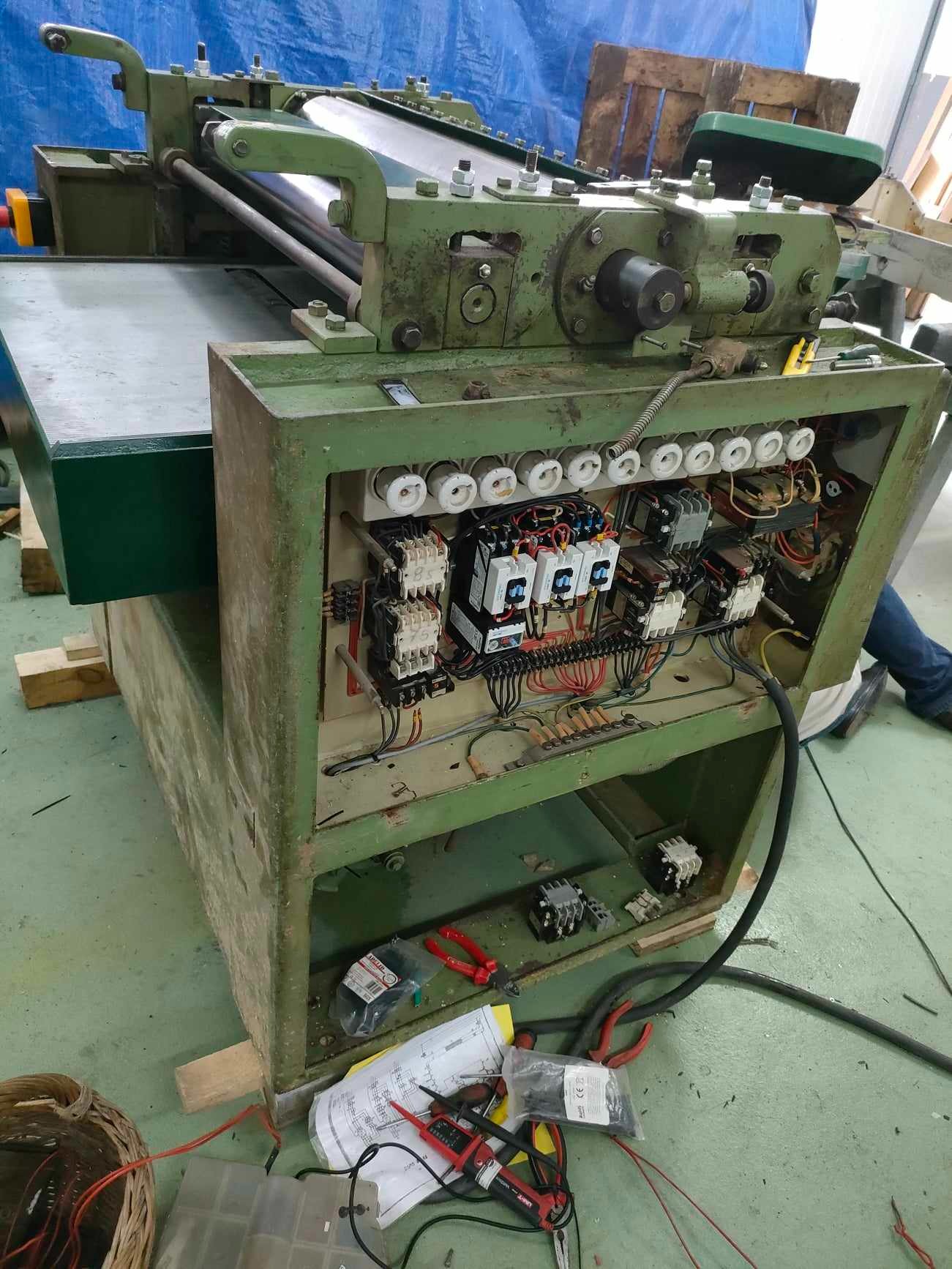 Nasze remonty obejmują również elektryczne zmiany w maszynach stolarskich - JR SERWIS Maszyny Stolarskie