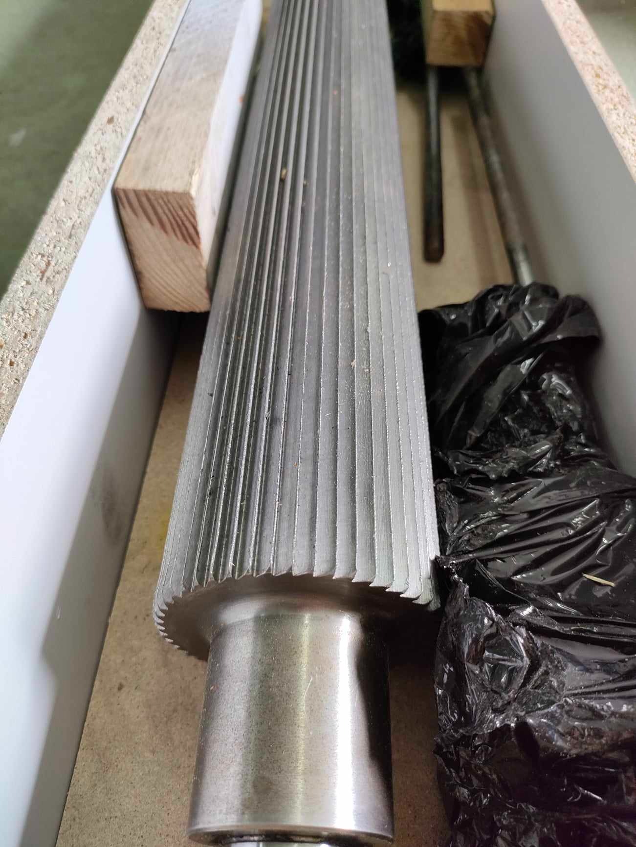 Regenerujemy walce posuwu -JR SERWIS Maszyny Stolarskie